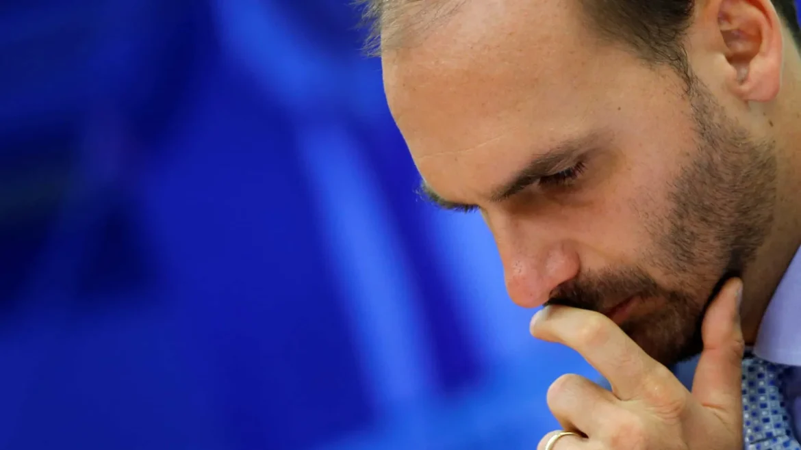 moraes-decide-avancar-com-denuncia-contra-eduardo-bolsonaro-sem-notificacao-pessoal