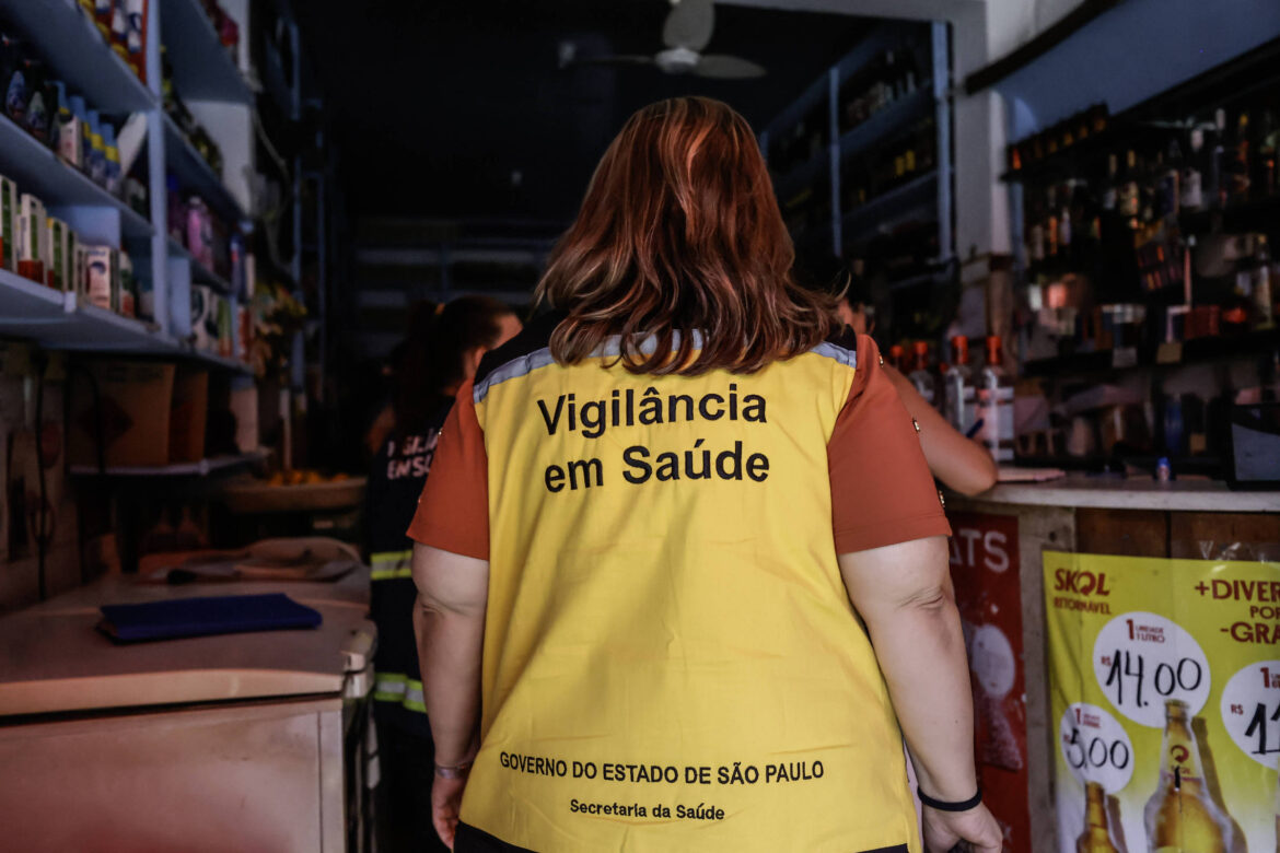 vigilancia-sanitaria-interdita-tres-bares-em-sp-apos-caso-de-intoxicacao-por-metanol