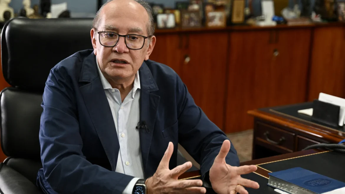 mendes-diz-que-stf-esta-unido-na-defesa-de-democracia-e-que-espera-'tempos-mais-pacificos'