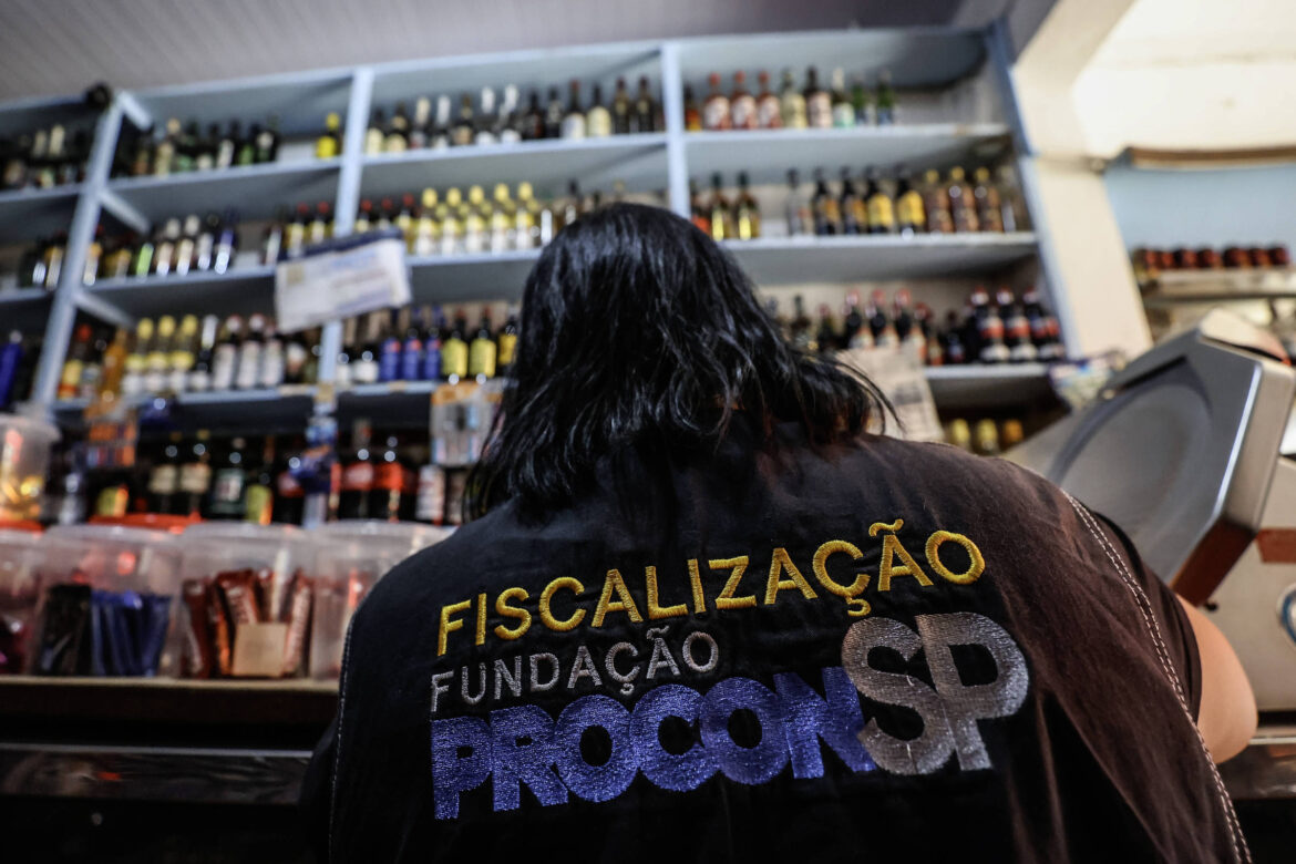 brasil-tem-43-notificacoes-de-intoxicacao-por-metanol,-diz-ministerio-da-saude
