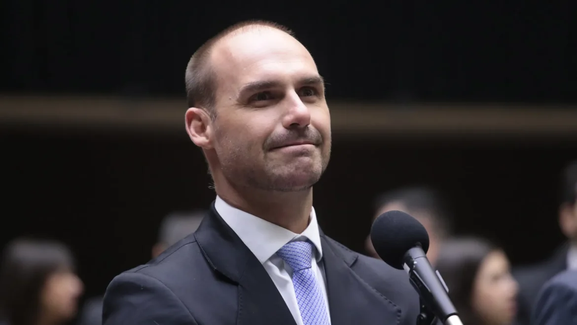 pl-busca-apoio-para-emenda-que-salva-eduardo-bolsonaro-do-crime-de-obstrucao-de-justica