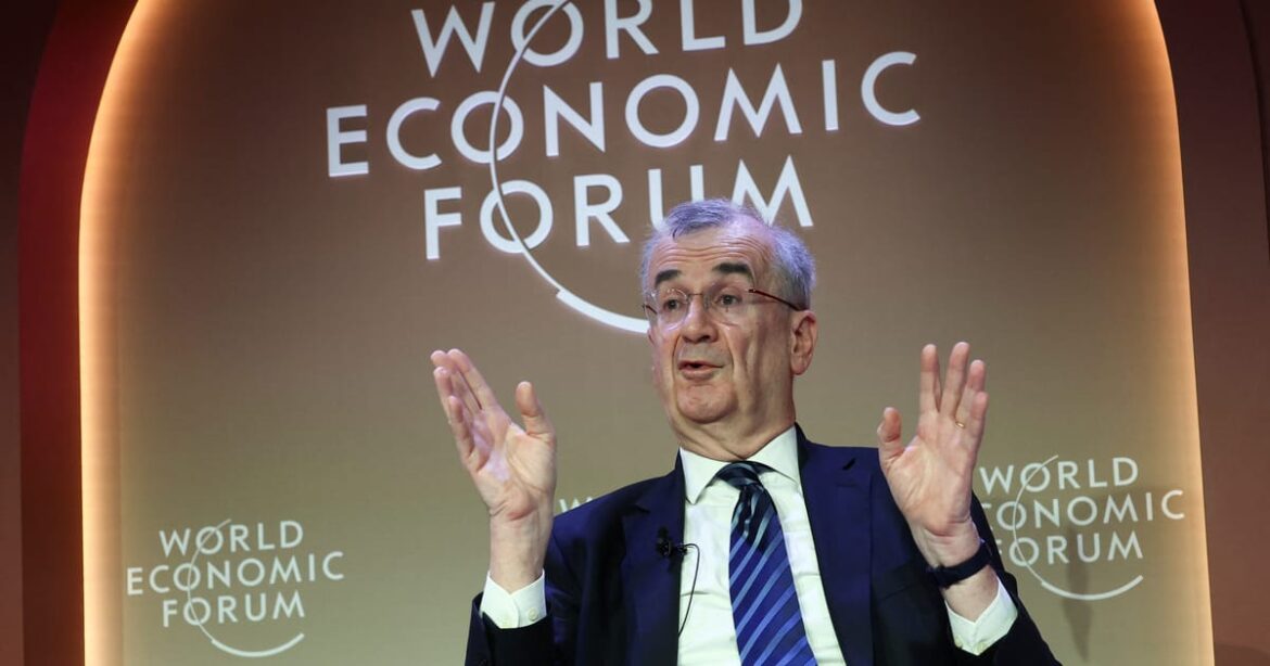 ampliacao-de-lacos-com-paises-afetados-por-tarifas-dos-eua-pode-reforcar-papel-global-do-euro,-diz-membro-do-bce
