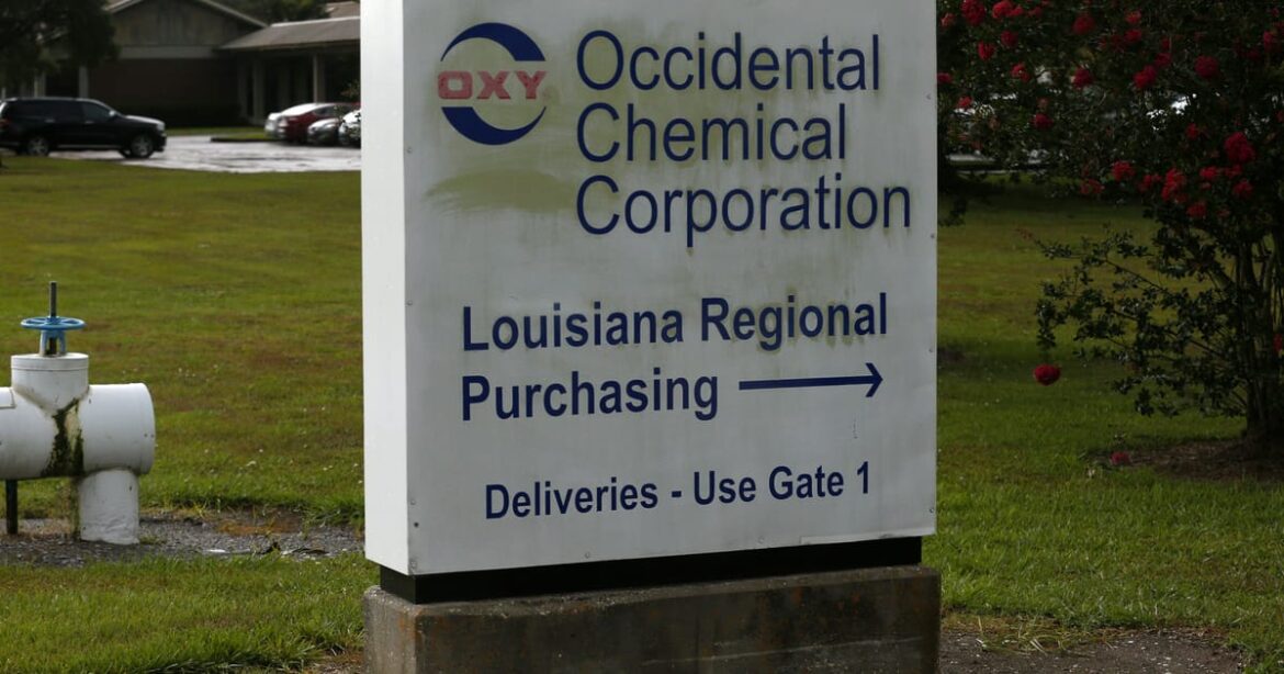 occidental-reduz-divida-com-venda-da-unidade-de-produtos-quimicos-para-berkshire-por-us$9,7-bi