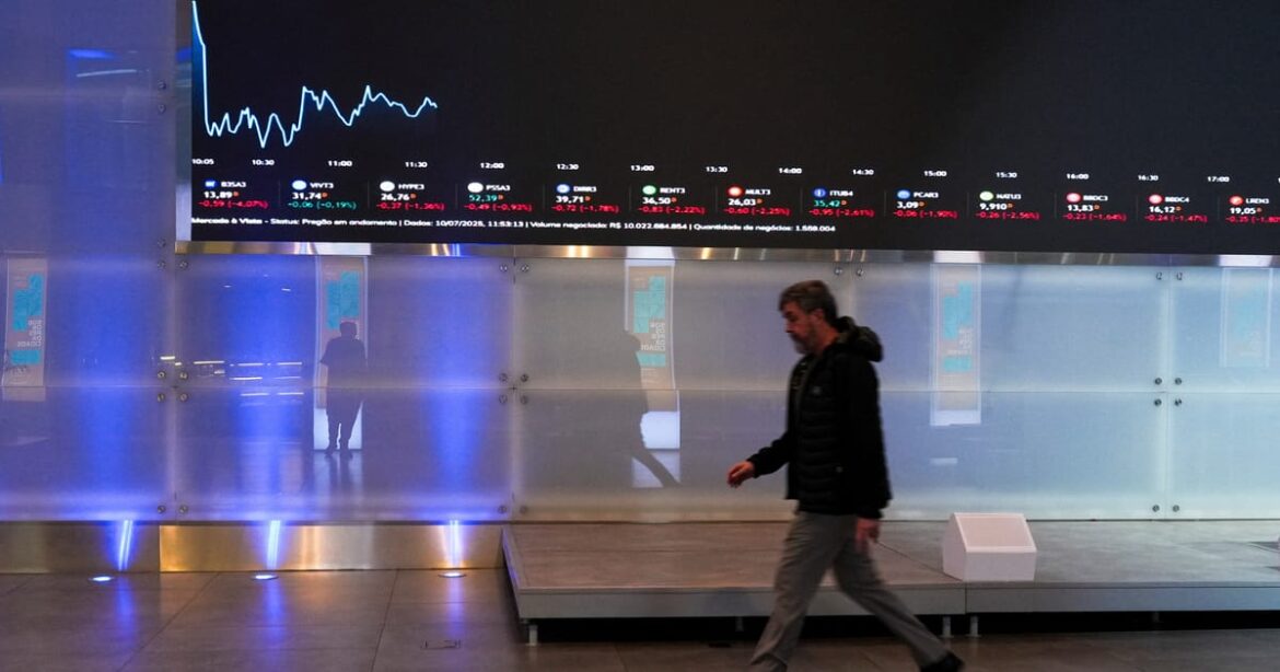 ibovespa-fecha-em-queda-com-receio-fiscal-e-sem-novos-catalisadores