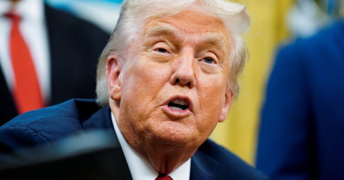 trump-diz-que-podera-haver-demissoes-em-massa-e-cortes-em-projetos-se-paralisacao-continuar