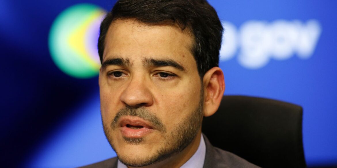 pejotizacao-do-trabalhador-corroi-pacto-social-no-brasil,-diz-messias