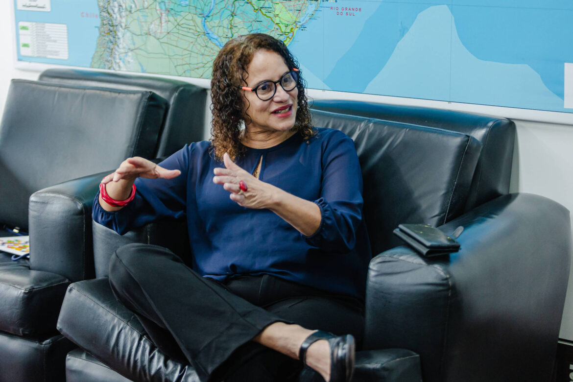 ministra-deve-deixar-comando-do-pc-do-b-ate-o-final-do-ano