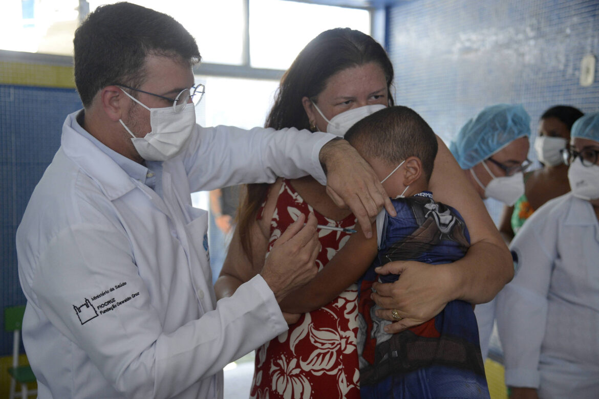 disparam-internacoes-e-casos-por-coqueluche-em-criancas-menores-de-5-anos