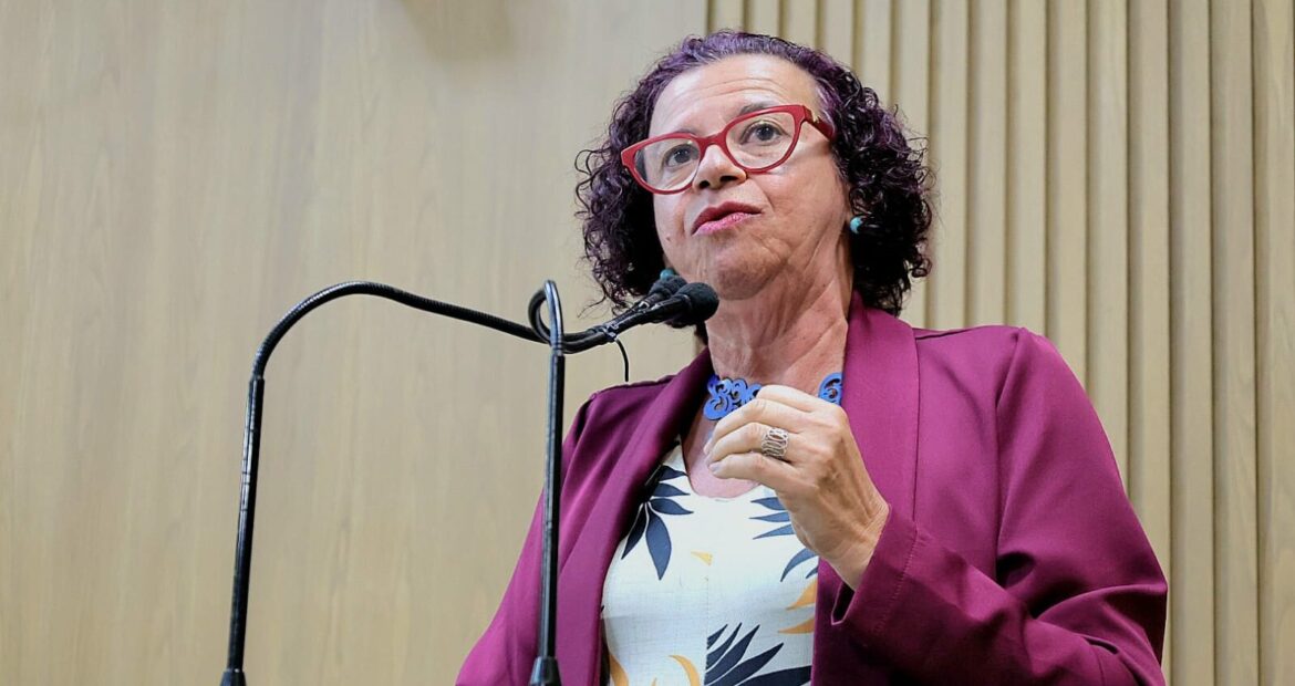 aracaju:-vereadora-sonia-meire-denuncia-problemas-graves-nas-escolas-municipais