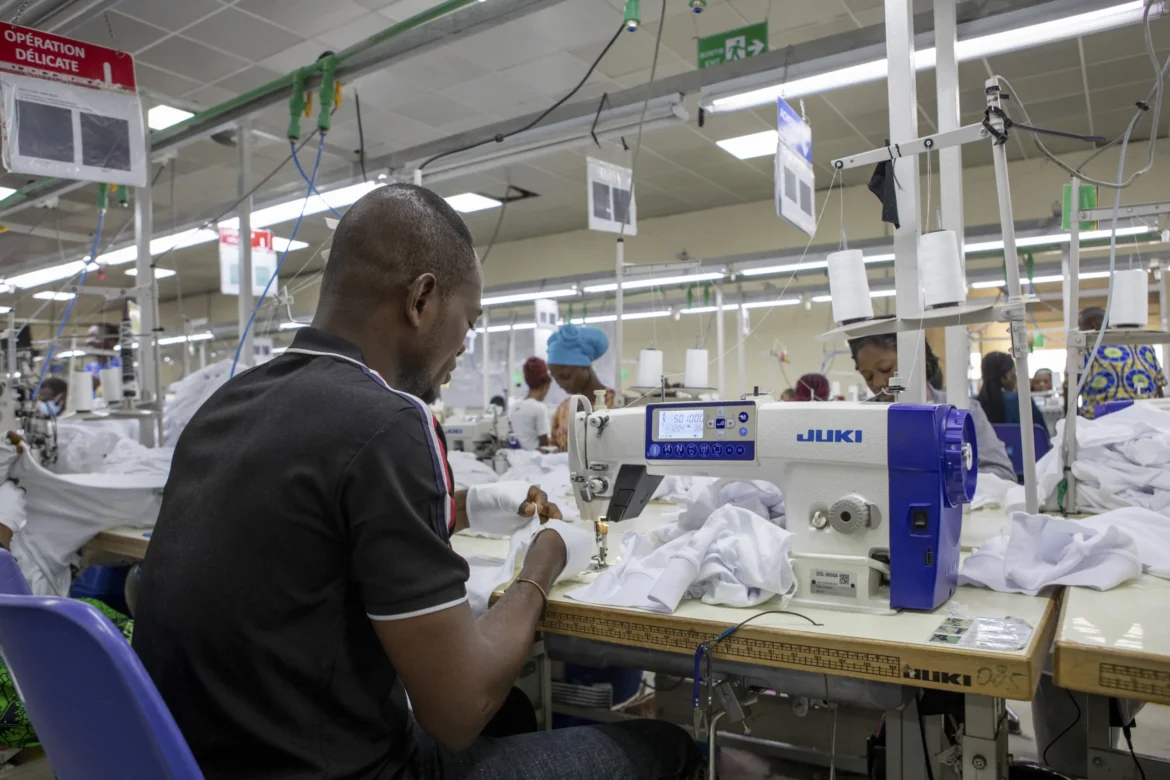 trabalhadores-trancados-em-maior-centro-de-processamento-de-algodao-do-benindenunciam-falsa-industrializacao