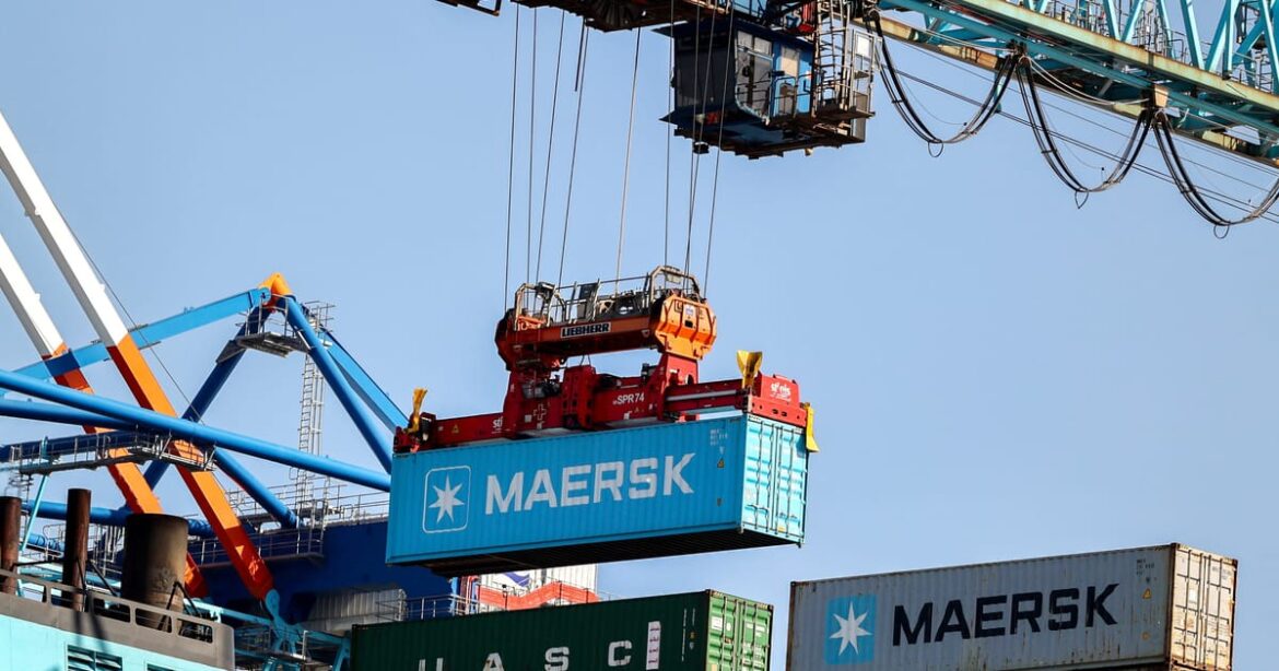 acoes-da-maersk-caem-com-perspectiva-de-reabertura-de-rota-do-mar-vermelho