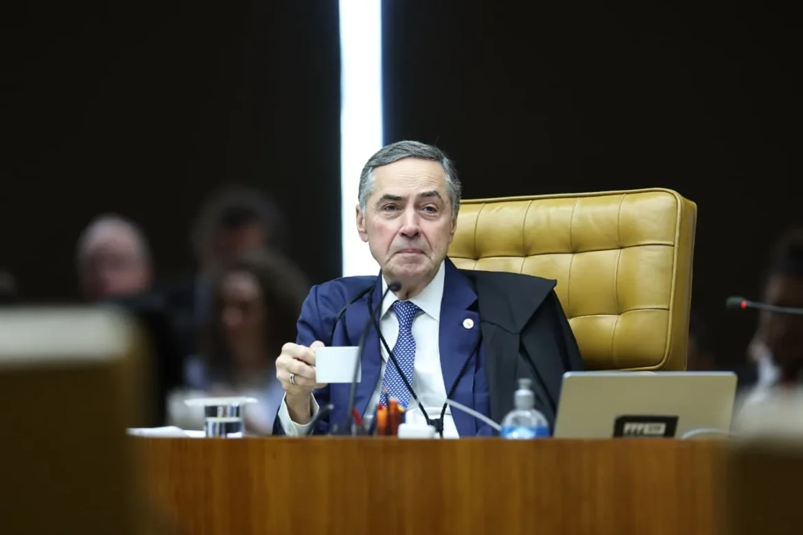 em-discurso-emocionado,-barroso-anuncia-aposentadoria-antecipada-do-stf;-jorge-messias-e-cotado-para-o-lugar