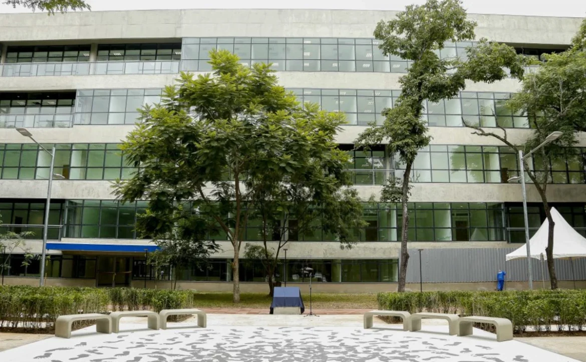 tumulto-na-usp-termina-em-agressoes-durante-visita-de-grupo-conservador