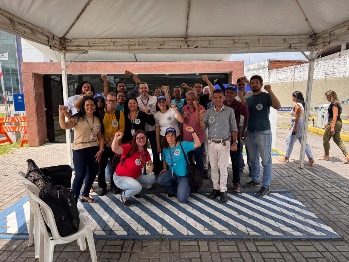 pernambuco:-trabalhadores-e-trabalhadoras-da-compesa-entram-em-greve-por-tempo-indeterminado-a-partir-de-13/10