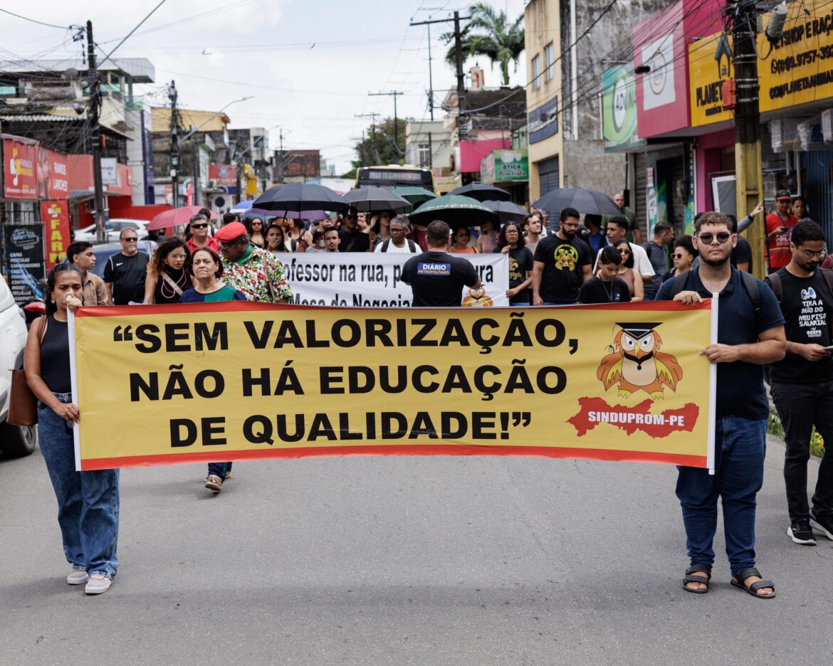 a-educacao-tem-que-sair-do-discurso-e-entrar-na-era-do-recurso,-defende-professor