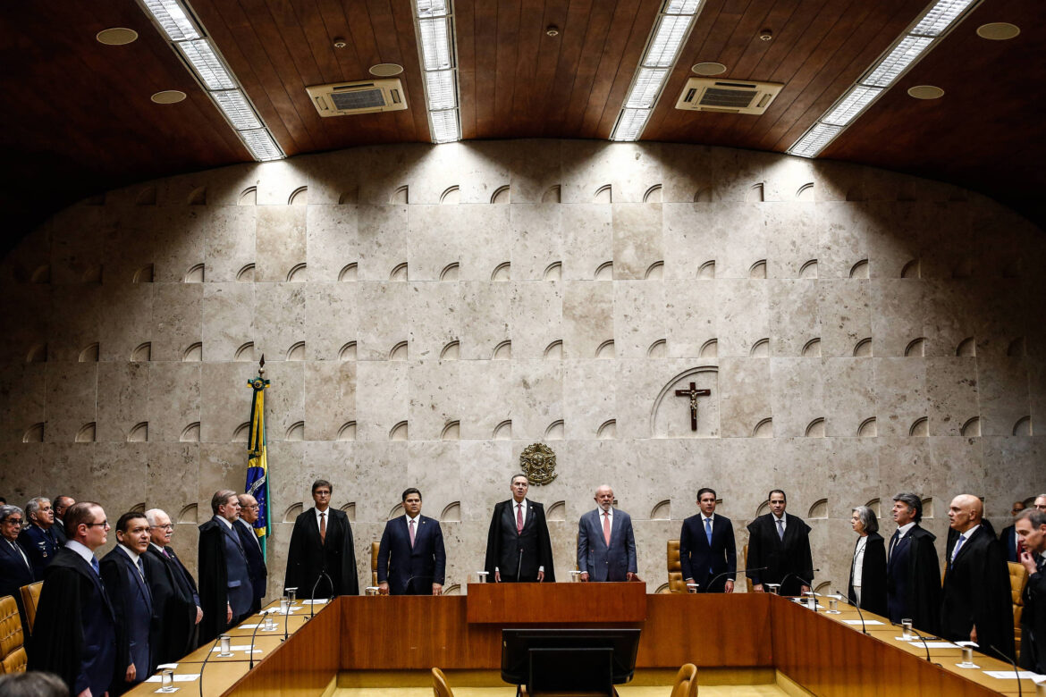 vaga-de-barroso-no-stf-reaviva-pressao-sobre-lula,-que-so-escolheu-1-mulher-em-10-indicacoes