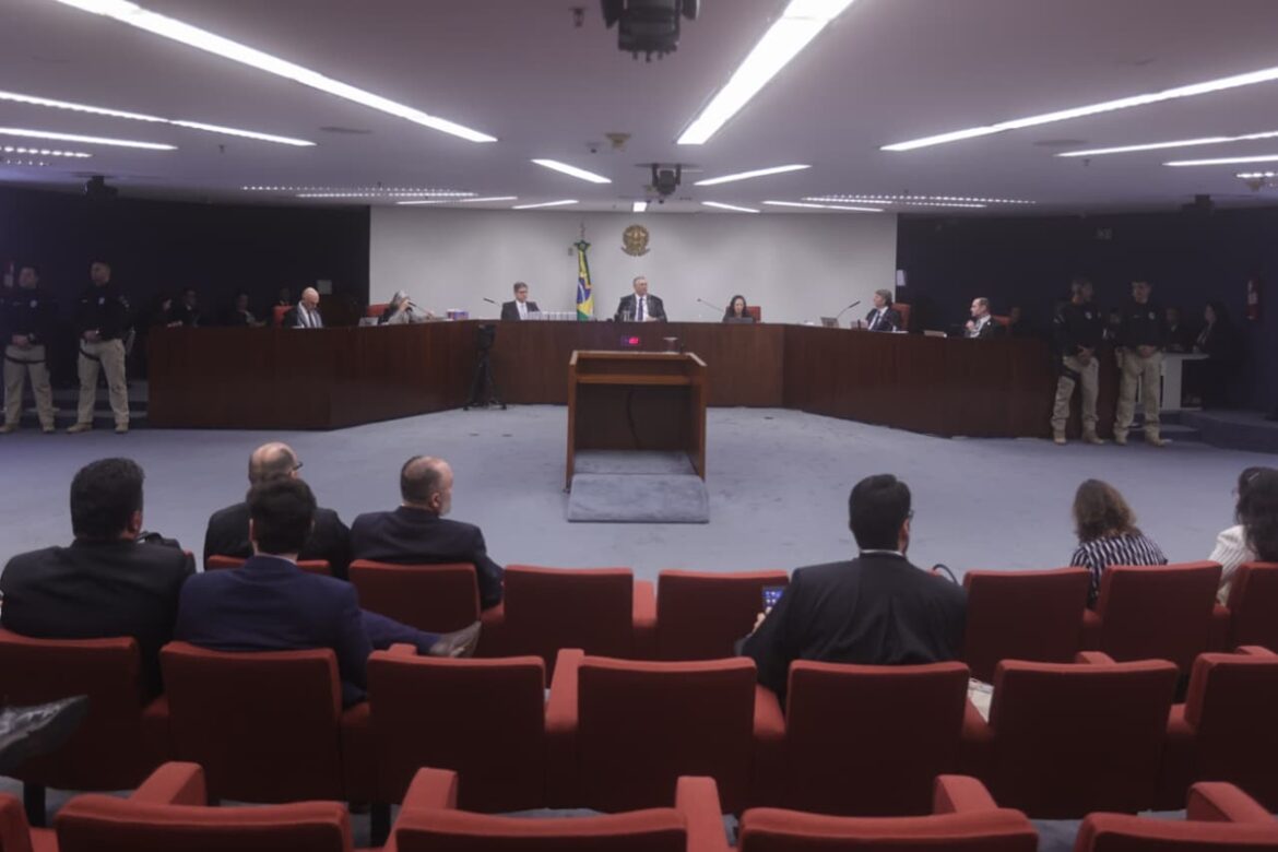 stf-retoma-julgamento-de-reus-do-nucleo-da-desinformacao