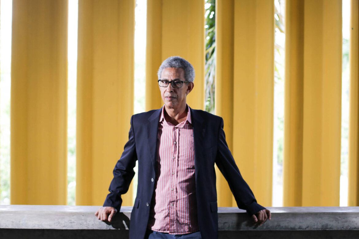 wilson-gomes-discute-em-livro-como-a-tecnologia-fortalece-e-ameaca-a-democracia