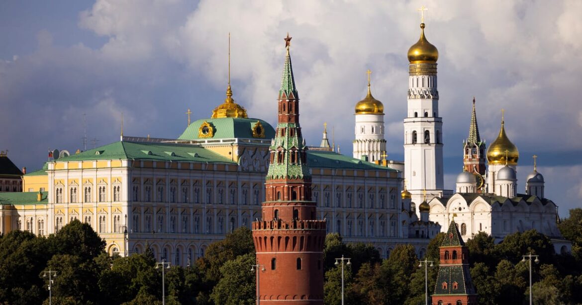 kremlin-rejeita-afirmacao-de-trump-de-que-brics-tem-dolar-como-alvo