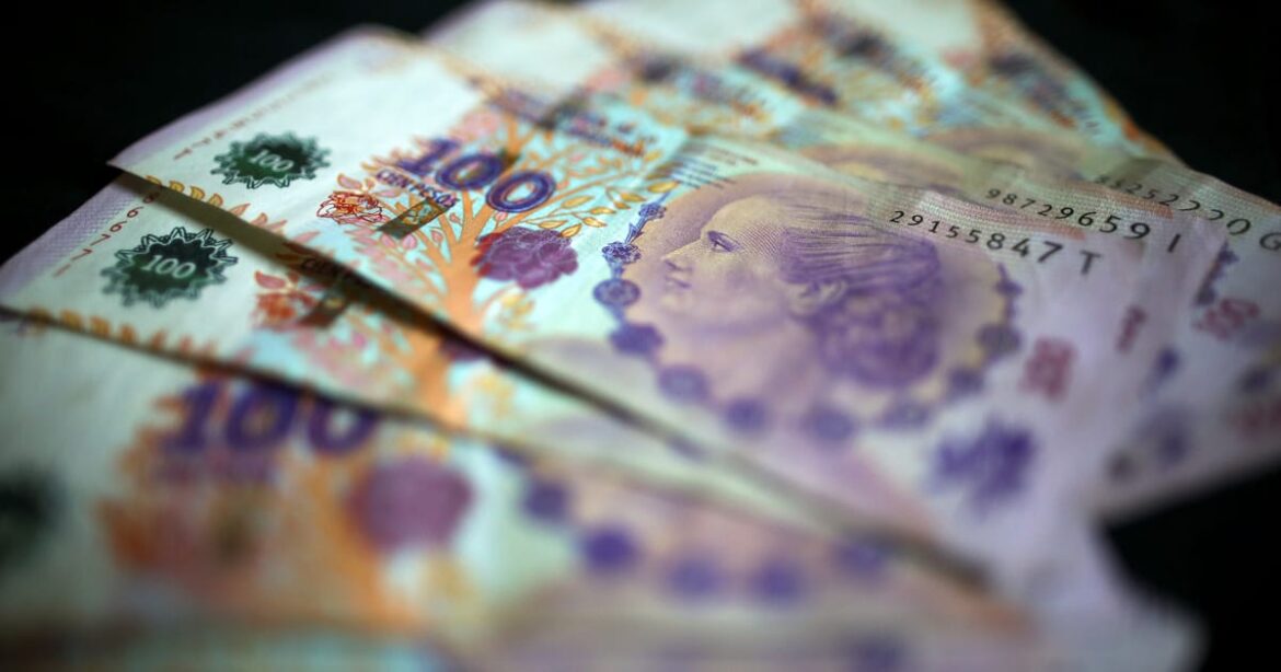 bessent-diz-que-eua-compram-pesos-argentinos-e-trabalham-em-linha-de-credito-de-us$20-bilhoes