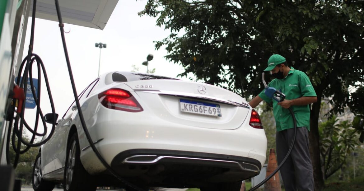 diesel-s-10-fica-estavel-nas-bombas-na-1a-quinzena-de-outubro,-mostra-ticket-log