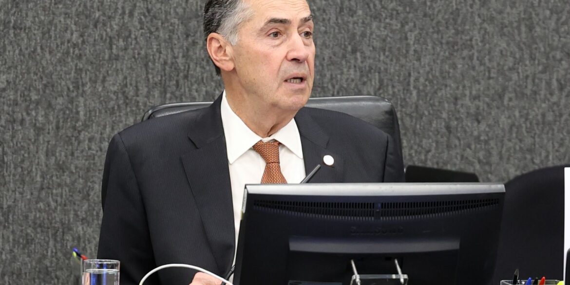 aposentadoria-de-barroso-e-publicada-no-diario-oficial