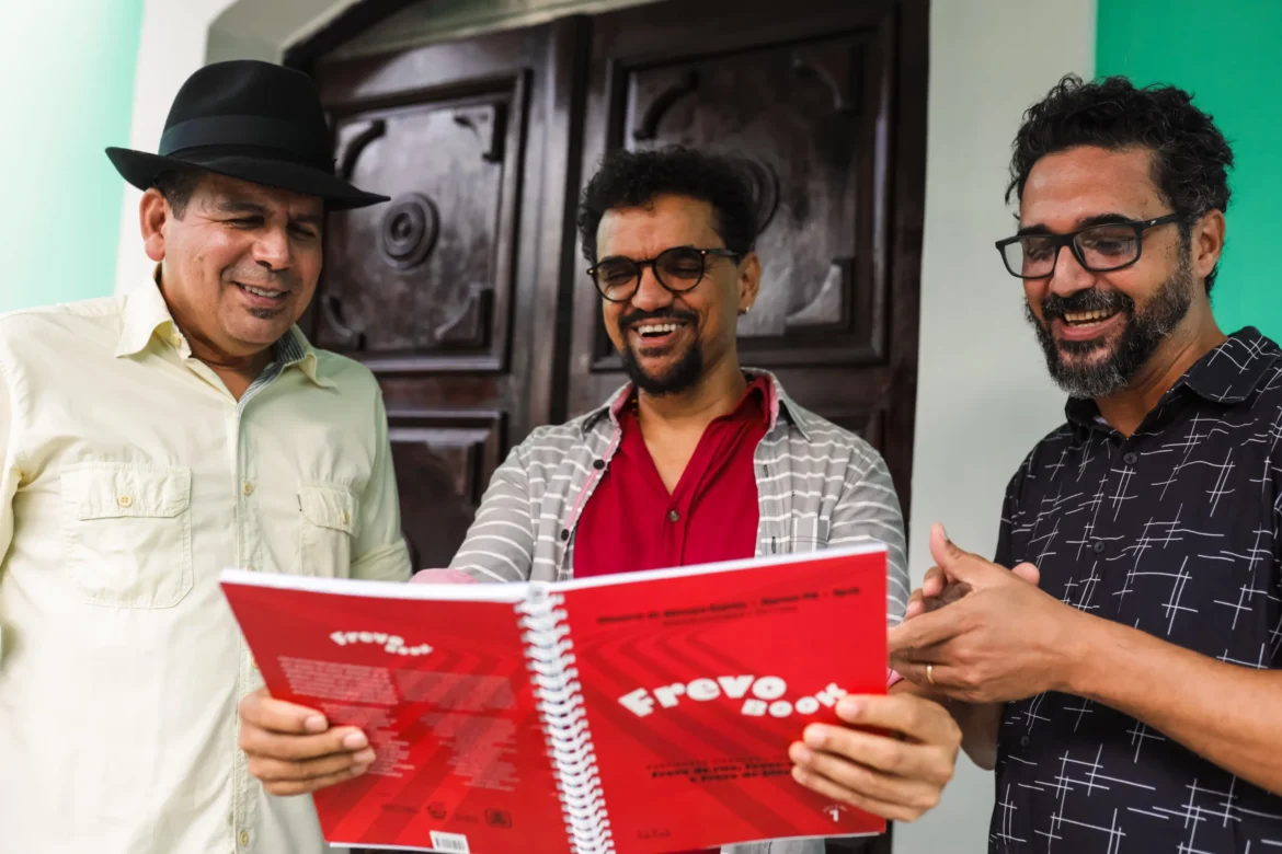 historia-e-sonoridade-do-frevo-sao-transformadas-em-livro,-com-lancamento-nesta-sexta-fiera
