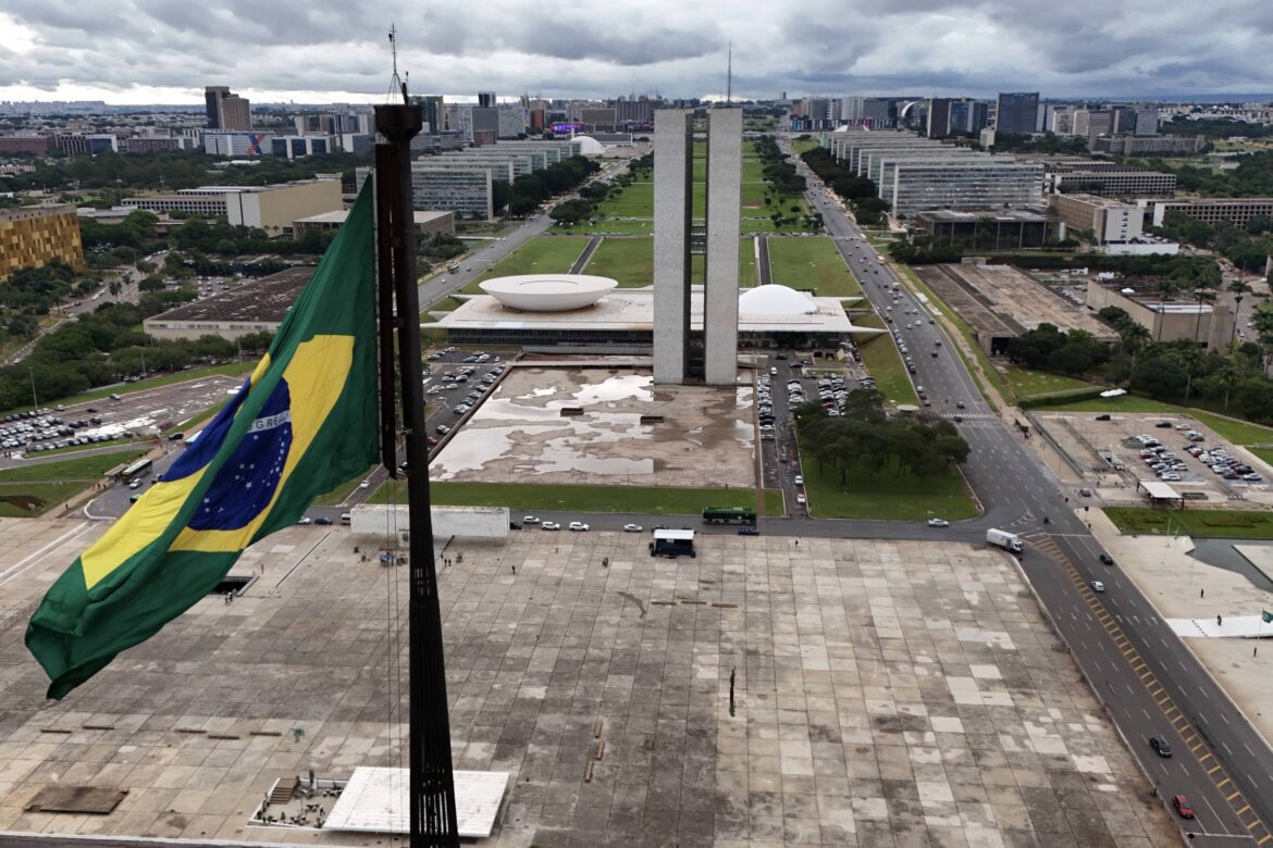 democracia-brasileira-esta-instavel,-afirmam-cientistas-em-seminario-na-anpocs