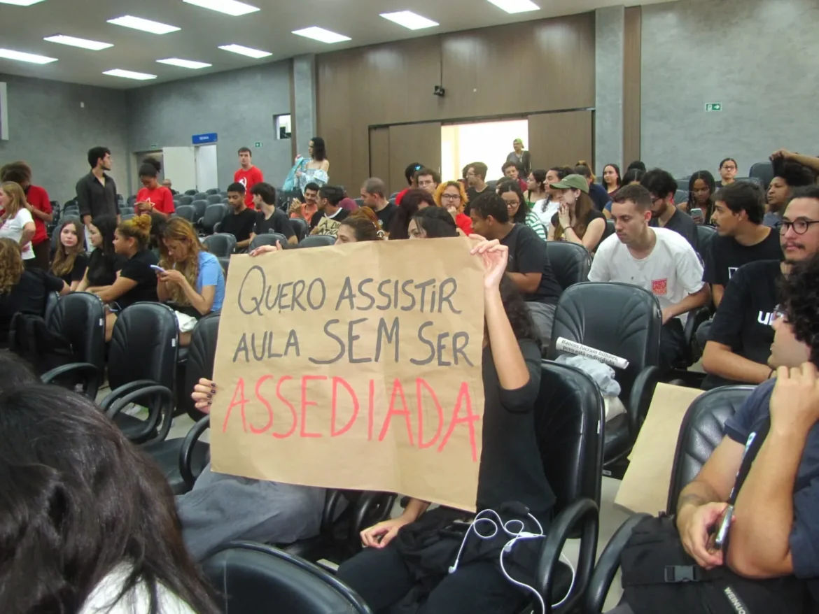 alunas-denunciam-assedio-sexual-e-pedem-afastamento-de-professor-da-unesp-em-sp