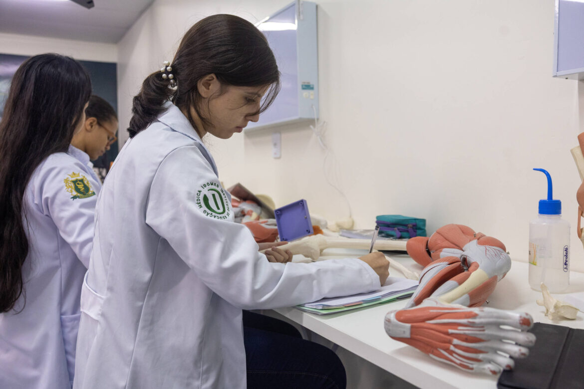 mec-suspende-por-120-dias-edital-de-abertura-de-novos-cursos-privados-de-medicina