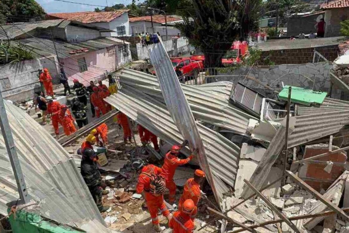 explosao-em-olinda-(pe)-destroi-8-casas-e-deixa-2-mortos-e-9-feridos