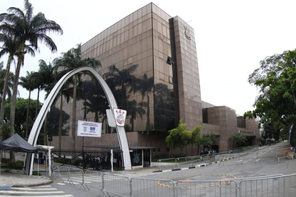corinthians-recebe-novo-transfer-ban-por-divida-com-a-cndr