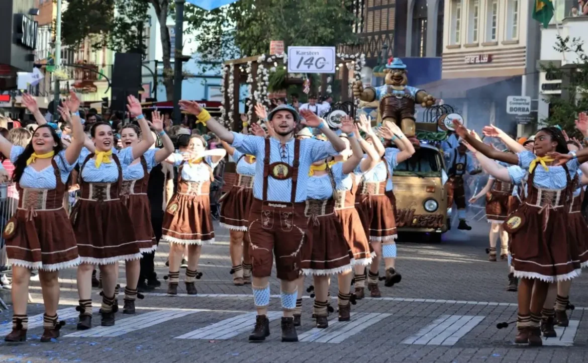 bolsonaristas-ficam-chocados-ao-descobrir-que-oktoberfest-de-sc-recebe-dinheiro-da-lei-roaunet