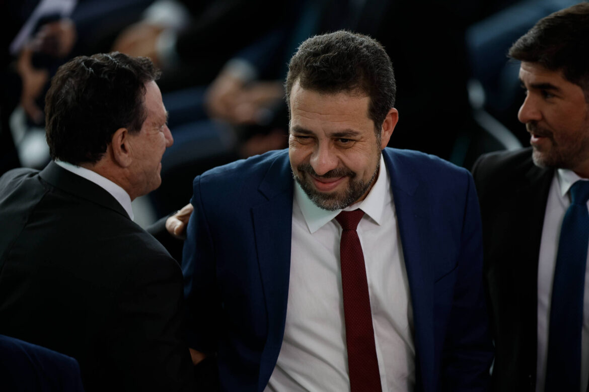 bolsonaristas-associam-boulos-a-extremismo-e-relembram-invasoes-para-desgastar-lula