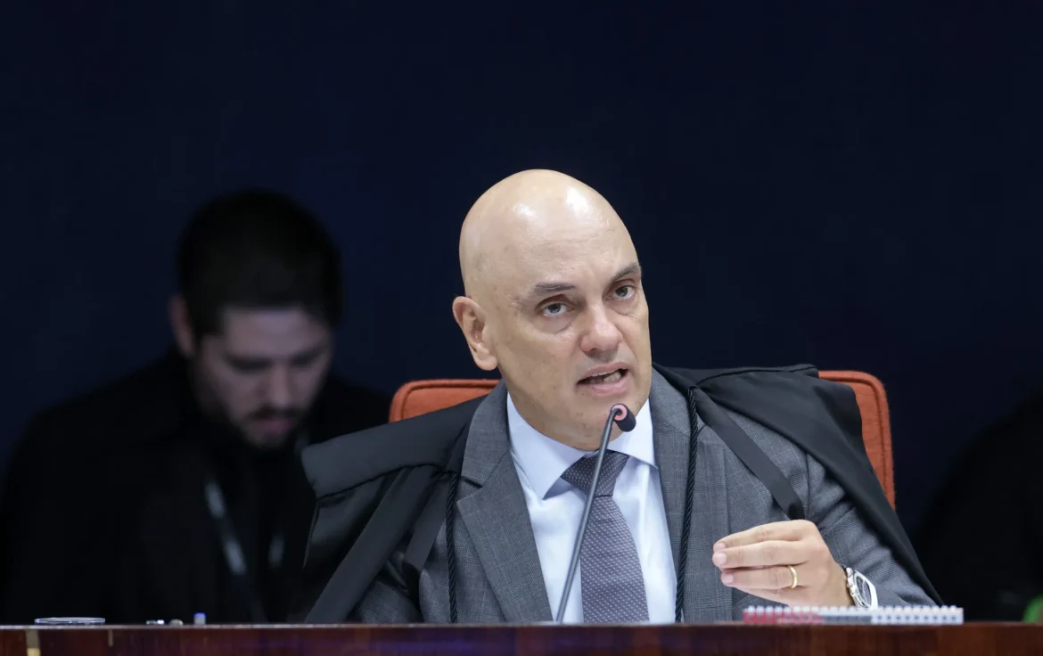 moraes-vota-pela-condenacao-de-7-integrantes-da-abin-paralela-por-tentativa-de-golpe
