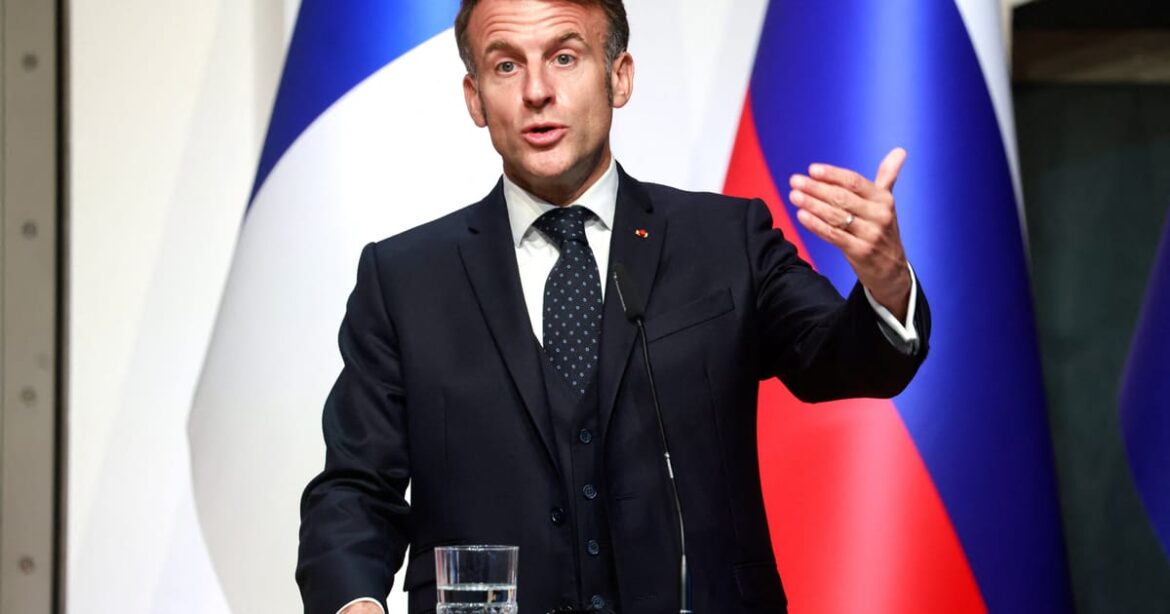 macron-diz-que-referendo-para-resolver-debate-sobre-reforma-da-previdencia-na-franca-e-possivel