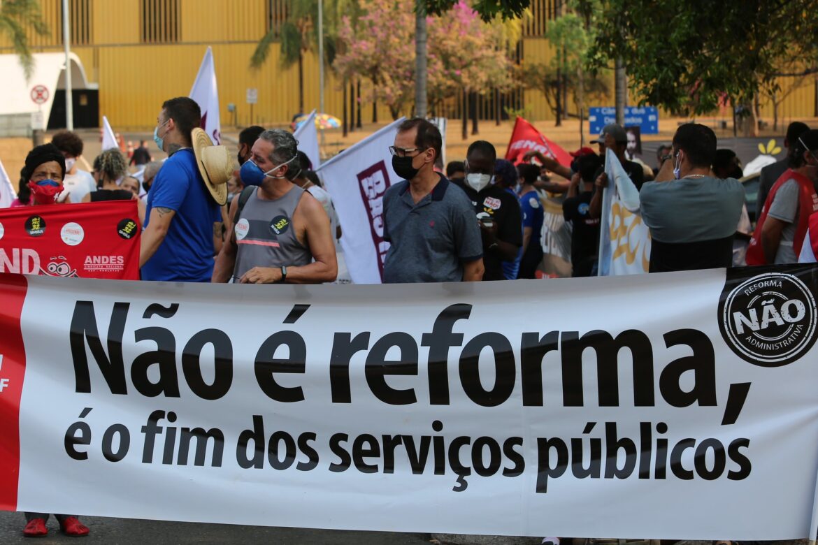 reforma-administrativa-esconde-ataque-a-paridade-entre-os-ativos-e-os-aposentados