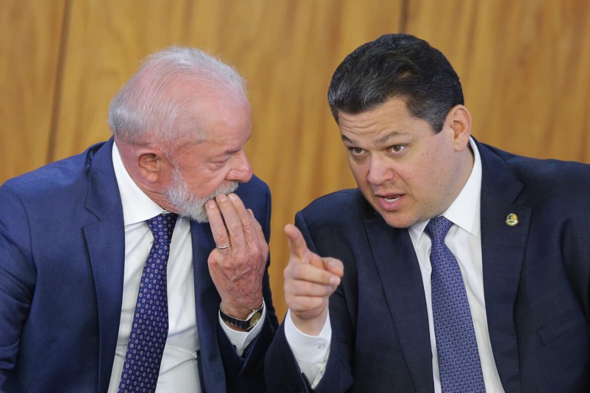 com-messias-favorito-ao-stf,-alcolumbre-segura-sabatina-de-gonet