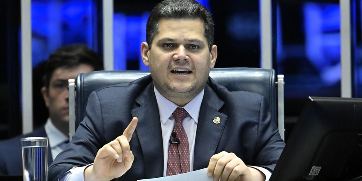 senado-adia-votacao-de-lei-que-tira-resposta-a-tarifaco-do-teto-fiscal