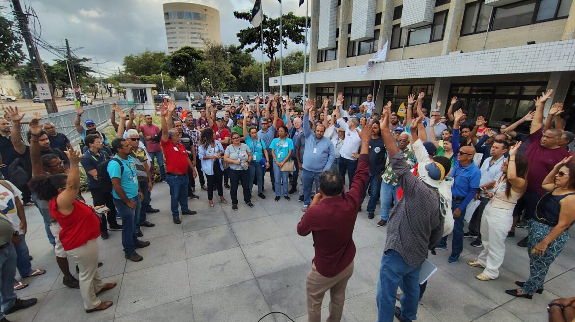 pernambuco:-greve-dos-trabalhadores-da-compesa-termina,-mas-a-luta-contra-a-privatizacao-continua