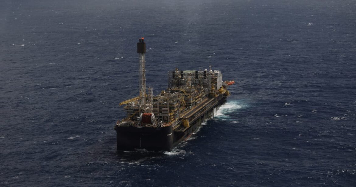 petrobras-arremata-2-de-7-blocos-ofertados-em-leilao-do-pre-sal-da-anp