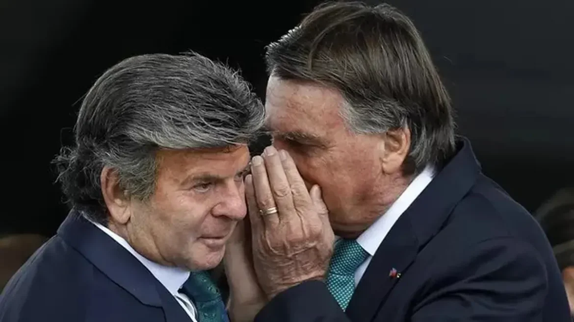 advogados-de-bolsonaro-tentam-usar-voto-de-fux-para-empurrar-prisao-para-2026;-entenda