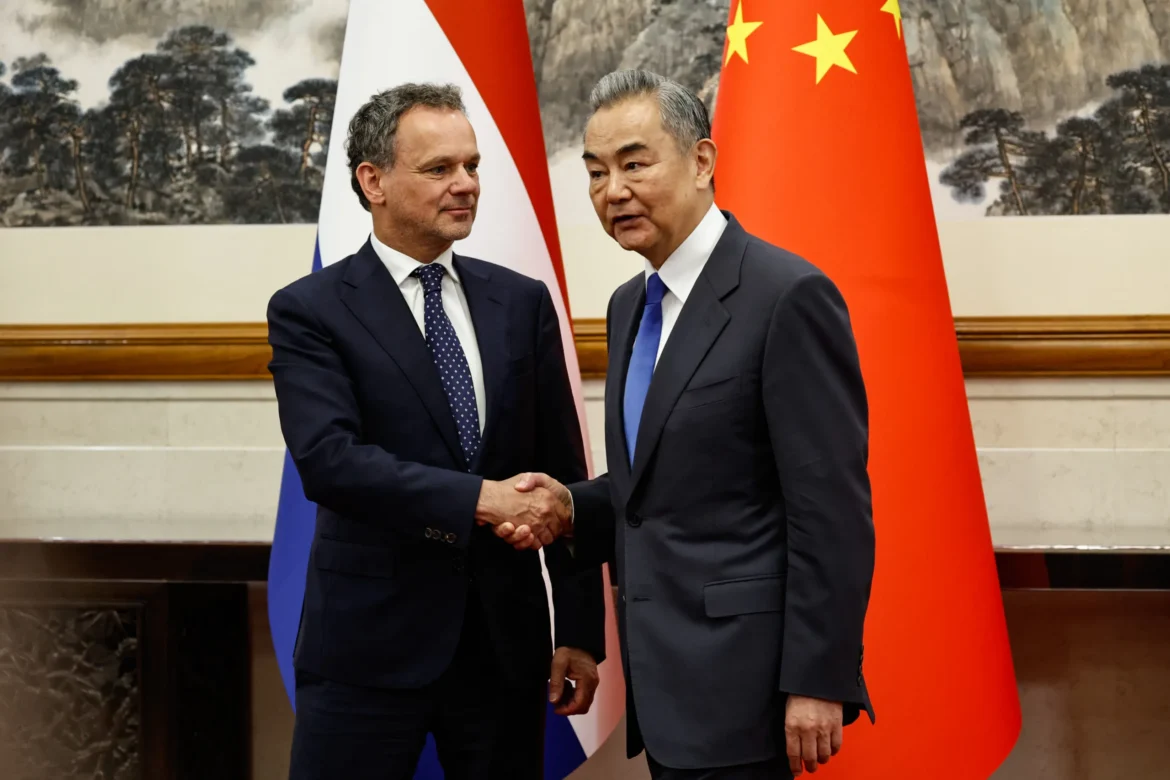 paises-baixos-tentam-reverter-retaliacao-chinesa-apos-assumirem-controle-de-fabricante-de-chips