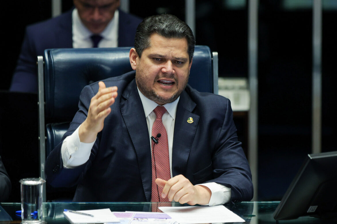 apos-segurar-por-48-dias,-alcolumbre-destrava-sabatina-de-gonet