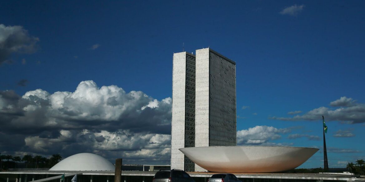 camara-dos-deputados-podera-ter-bancada-crista