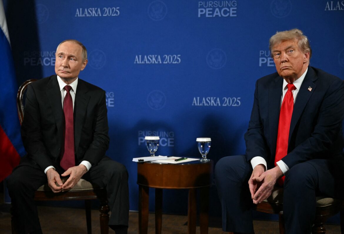 apos-sancoes-e-cancelamento-da-cupula-trump-putin,-medvedev-diz-que-eua-sao-inimigos-e-fala-em-ato-de-guerra-contra-a-russia