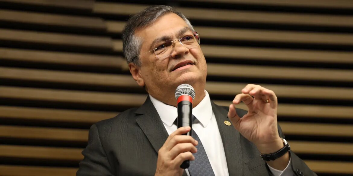 eventuais-crimes-em-emendas-pix-antigas-serao-apurados,-garante-dino