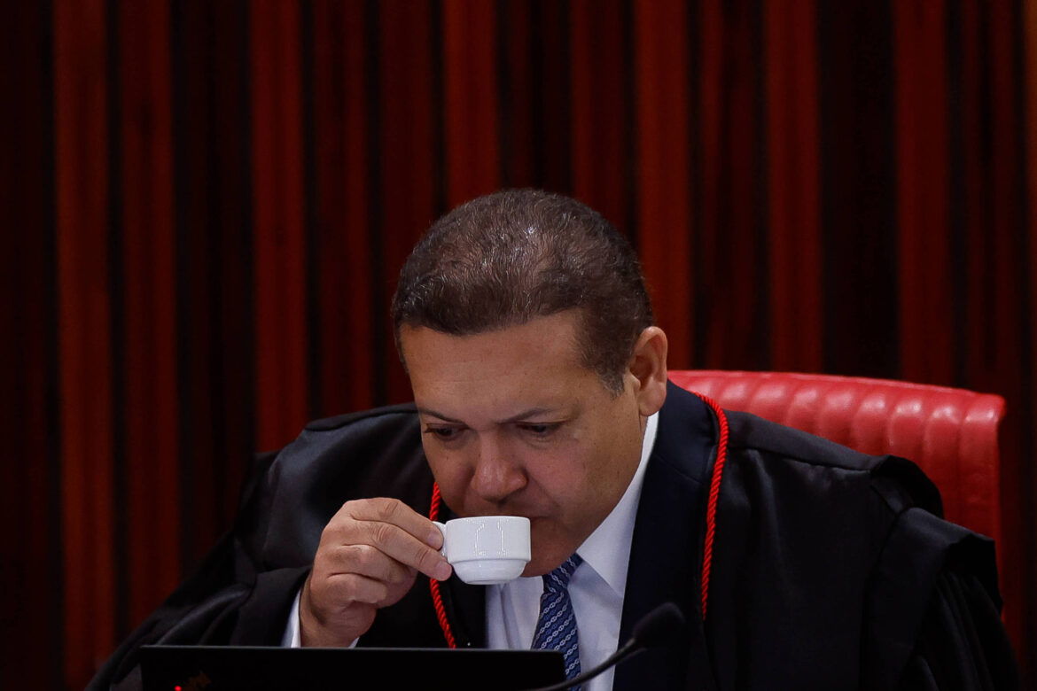 troca-de-turma-de-fux-da-forca-para-kassio-em-novo-arranjo-no-stf