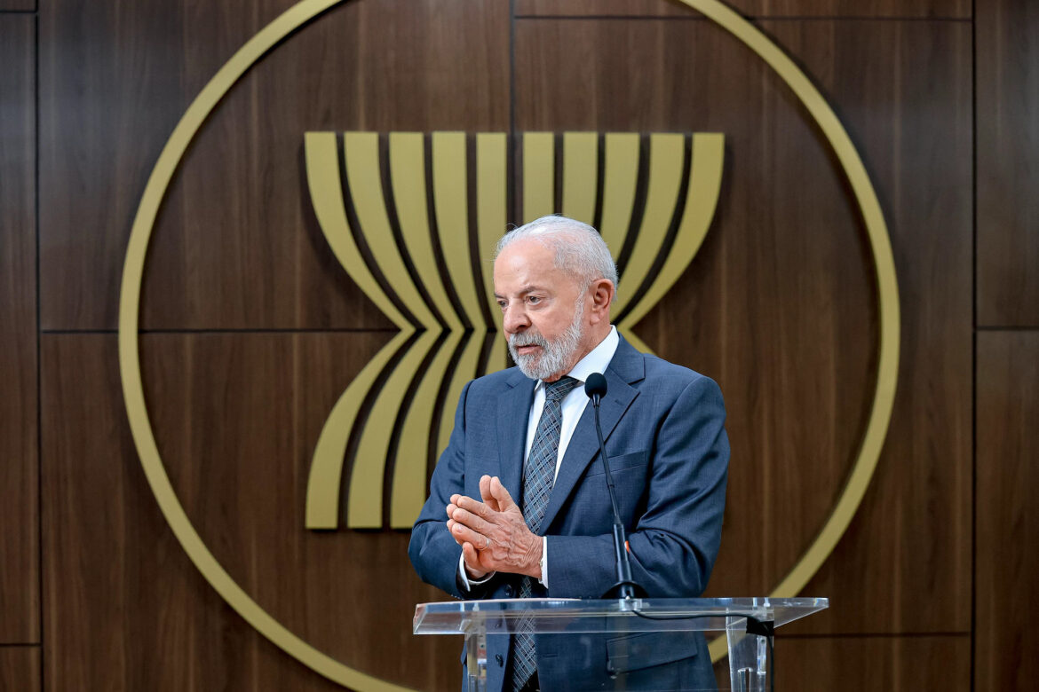 lula-critica-metodo-de-trump-de-combate-aos-carteis:-e-preciso-prender,-nao-matar