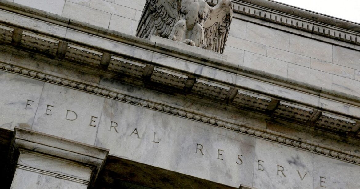 fed-deve-cortar-mais-juros-com-inflacao-abaixo-das-expectativas